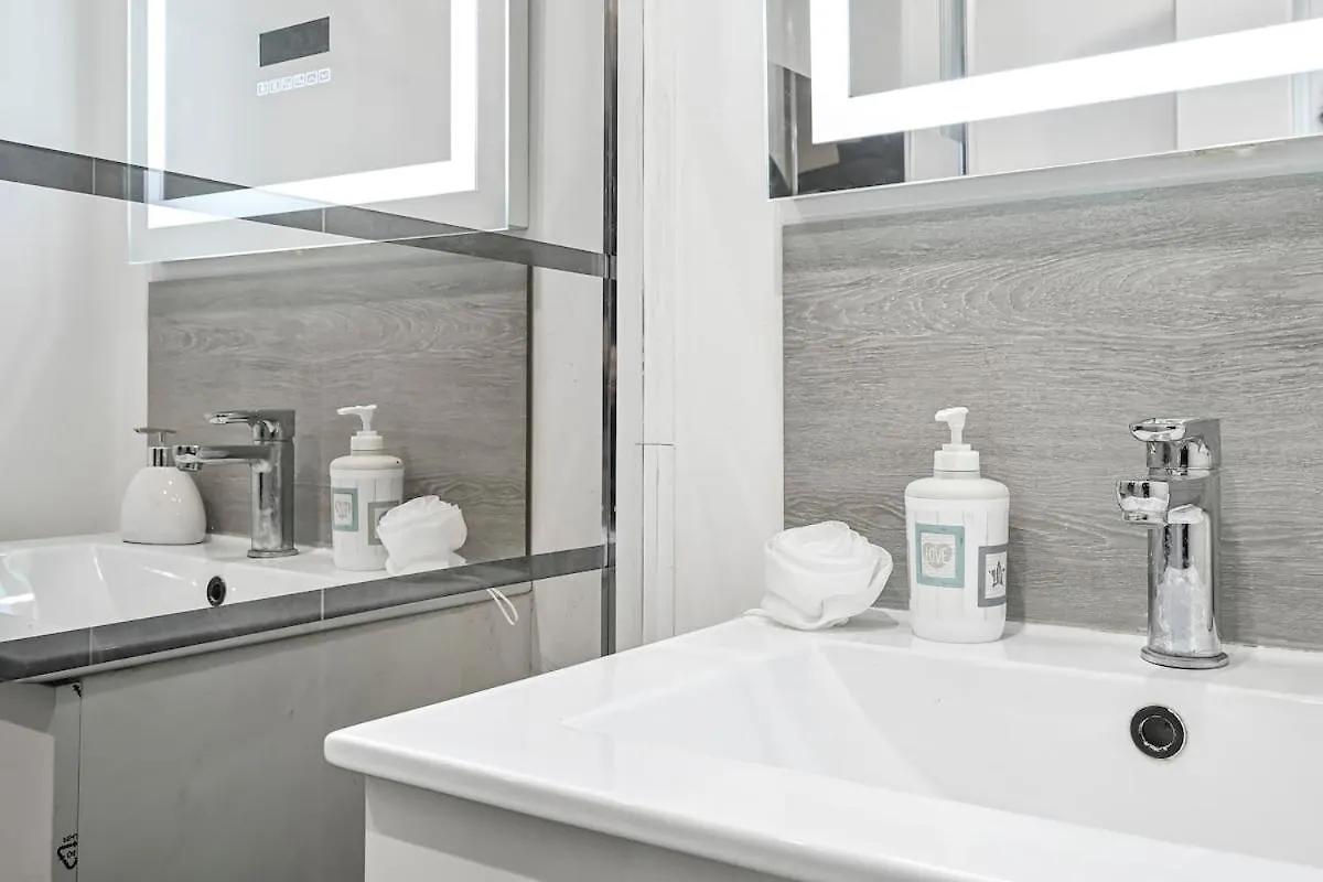 L'Atelier Secret - Batignolles - Metro - Paris 17 Apartment France